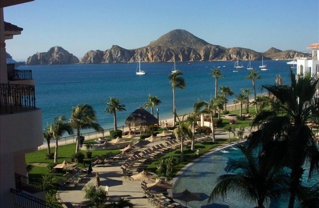 Beautiful 3BR/4BA Prime Ocean View Villa at Villa La Estancia