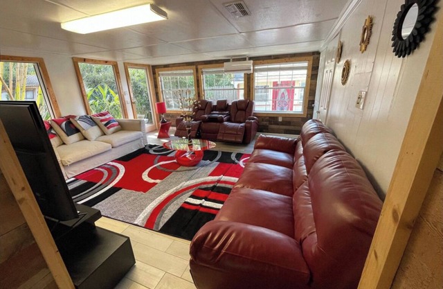 Beautiful 4/3 in the Heart of Jacksonville - 5 mins from Downtown