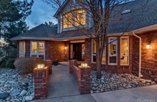 Beautiful 5BR home on 1 acre in Highlands Ranch perfect for families