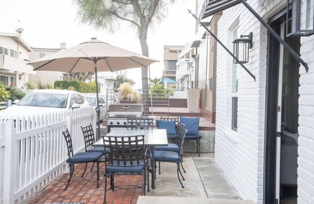 Beautiful 6bd/7bath steps to the sand