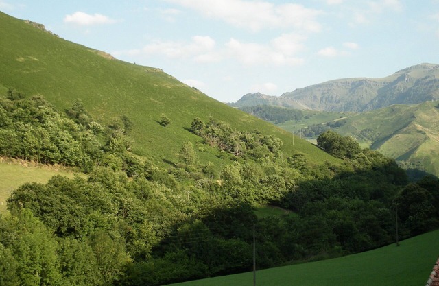 Beautiful apartment rdc grde terrass view Basque mountain prox StJeanPieddePort