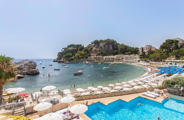 Beautiful and compact holiday apartment in a central location in Trappitello.