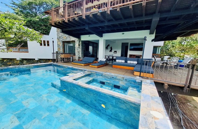 Beautiful and Modern 4 Bedroom Lake Atitlán Paradise with Pool & Jacuzzi