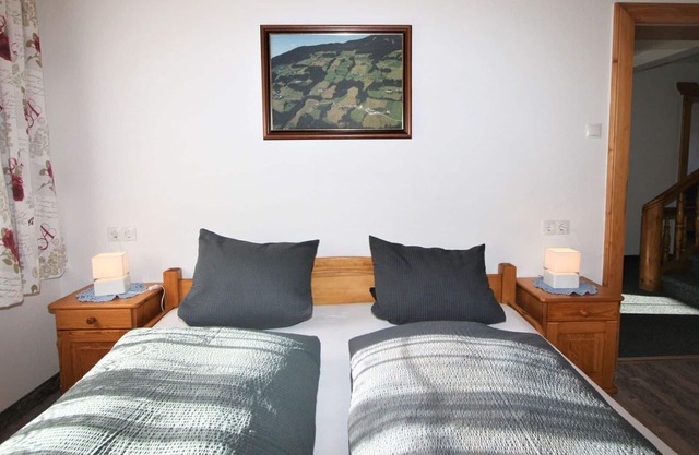 Beautiful apartment in villa for 5 guests with WIFI, TV, balcony and pets allowed