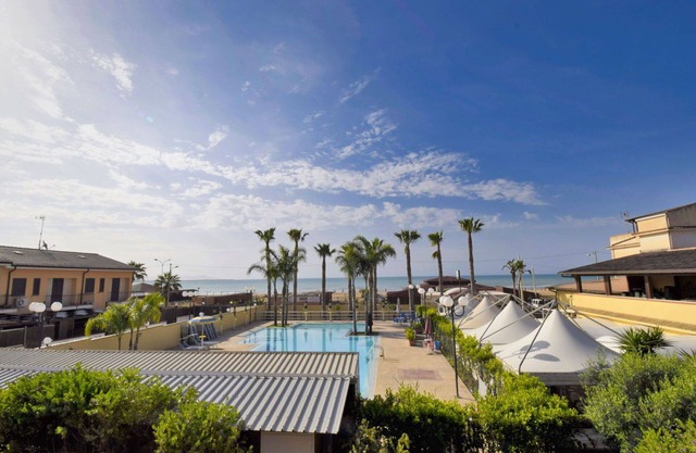 Beautiful apartment for 4 guests with WIFI, pool, A/C, TV and balcony