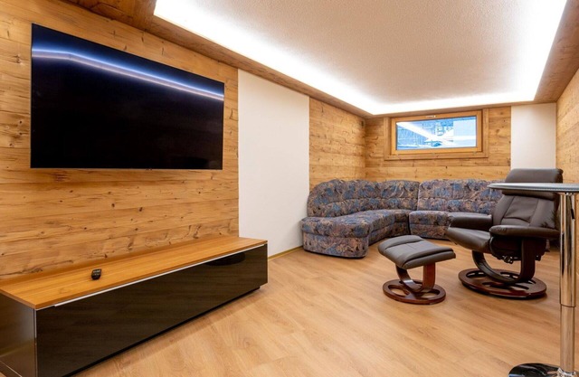 Beautiful apartment for 4 guests with WIFI, hot tub, TV and balcony