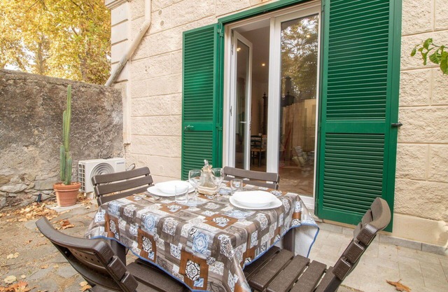 Beautiful apartment for 2 people with A/C, TV and pets allowed