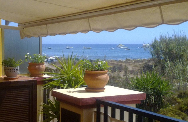 Beautiful apartment, first line beach with large terrace, nice views