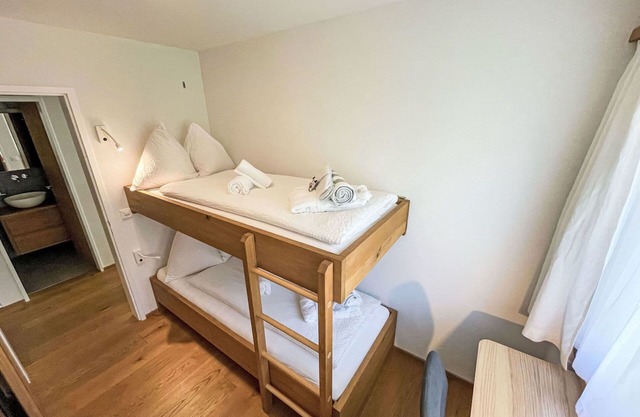 Beautiful apartment for 6 people with WIFI, pool, TV, balcony and panoramic view