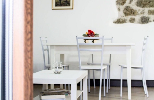 Beautiful apartment for 4 guests with WIFI, TV, balcony and pets allowed