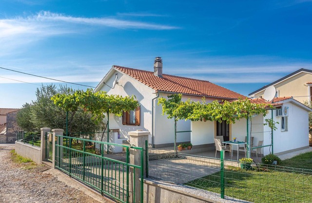 Beautiful apartment in Linardici