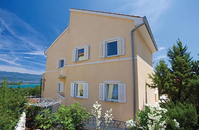 Beautiful apartment in Malinska