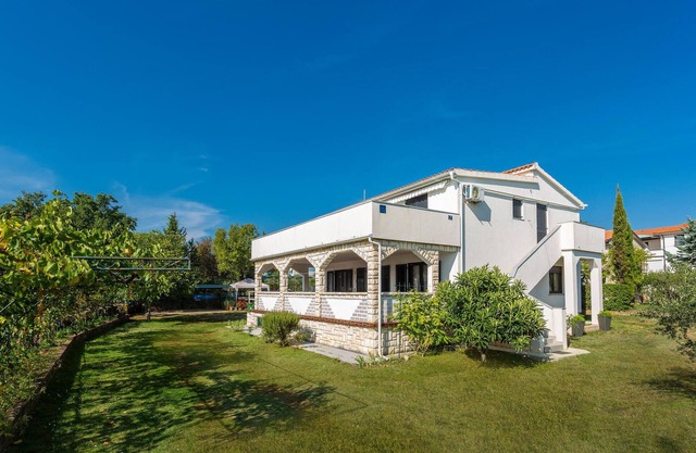 Beautiful apartment in Pinezici