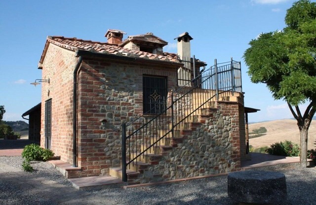 Beautiful apartment in villa for 5 guests with WIFI, pool and panoramic view