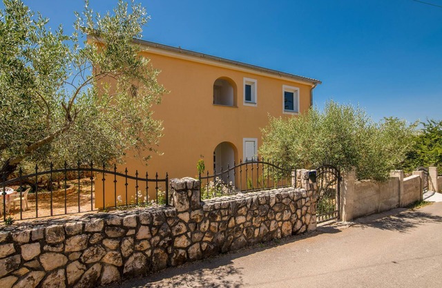 Beautiful apartment in Polje with WiFi