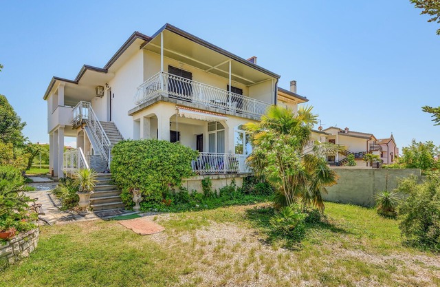 Beautiful apartment in Umag with WiFi