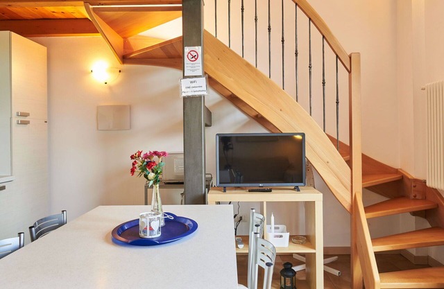 Beautiful apartment in villa for 4 guests with WIFI, A/C, TV, patio and pets allowed