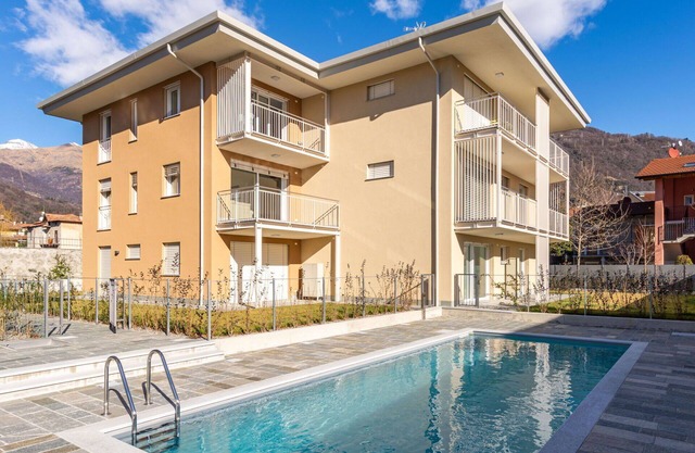 Beautiful apartment for 4 guests with WIFI, A/C, pool, TV and balcony