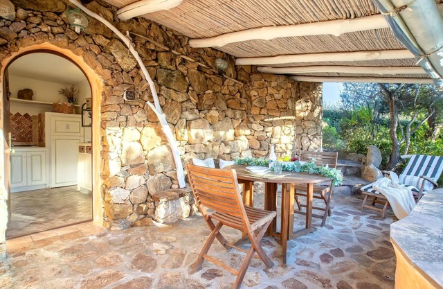 Beautiful apartment for 2 people with A/C, TV and pets allowed