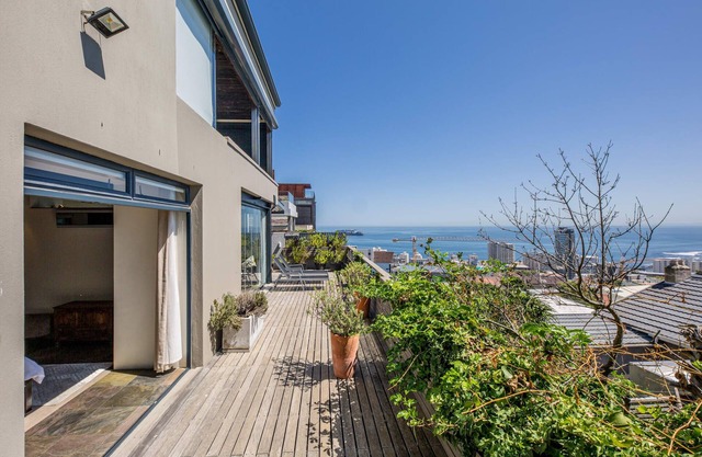 Beautiful Apartment w Deck and Stunning Views Rhine Stone