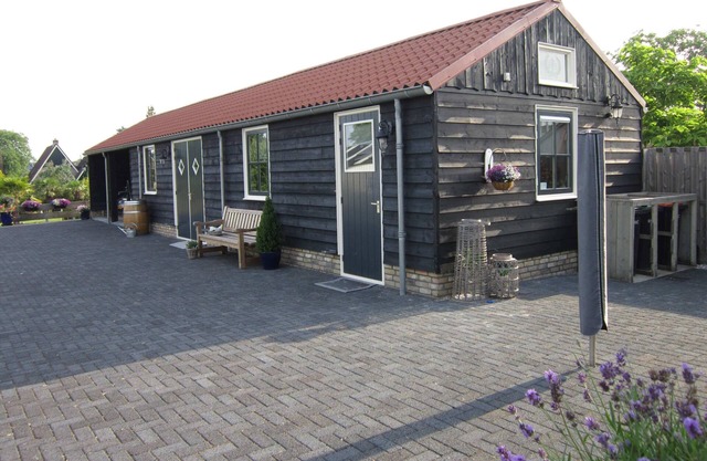 Beautiful b&b/vacation home located on a large garden surrounded by water.