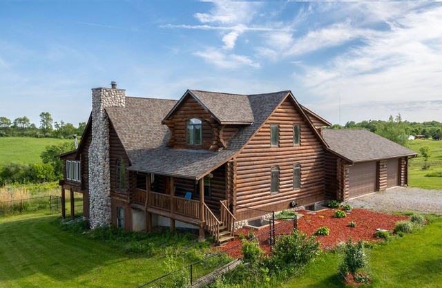 Beautiful Cabin on a Vineyard