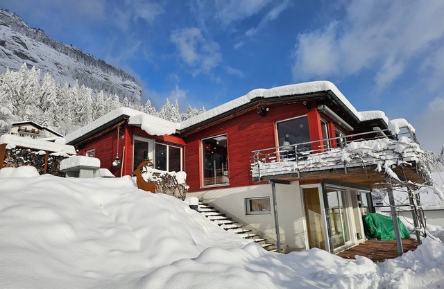Beautiful chalet with fantastic mountain views