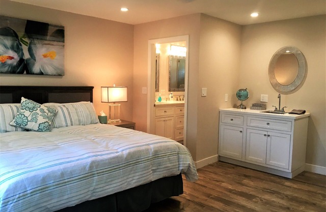 Beautiful Contemporary Home in Lake Balboa