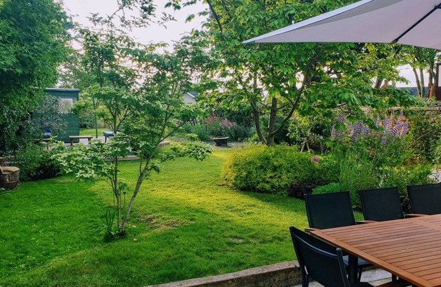 Beautiful Cotswold House with Huge Garden in the centre of the village