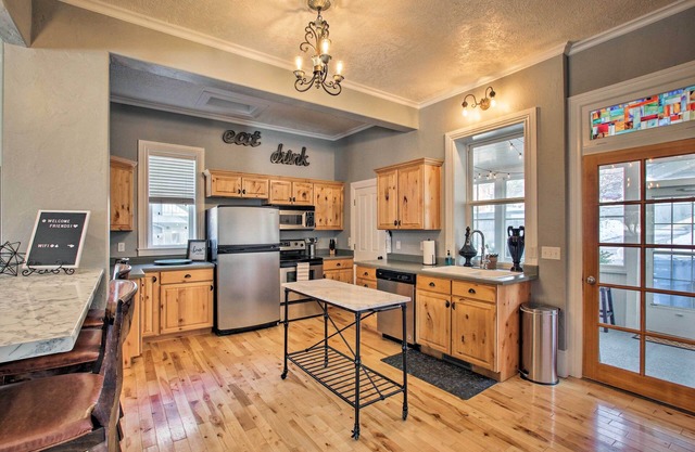 Beautiful Downtown House < 3 Miles to Hiking & USU