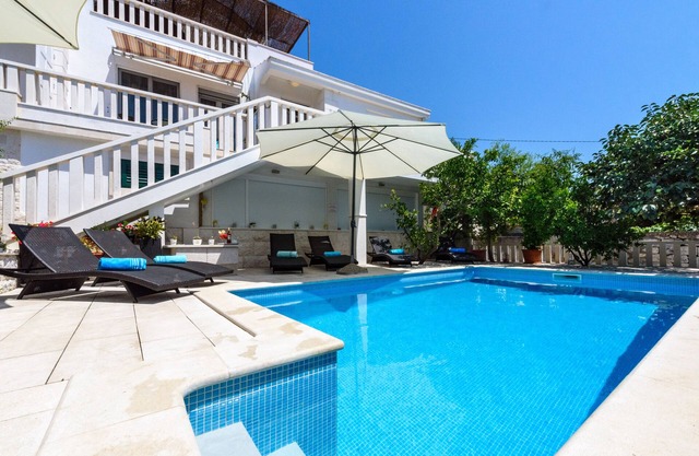 Beautiful family frendly holiday home with private swiming pool
