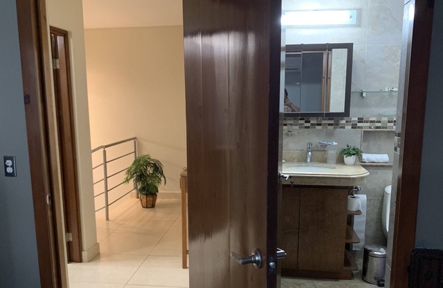 Beautiful family residence, with pool 10 minutes from the airport, beach and squares