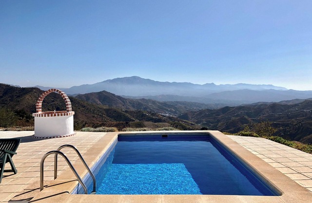 Beautiful Finca in the Axarquia with stunning views and private pool