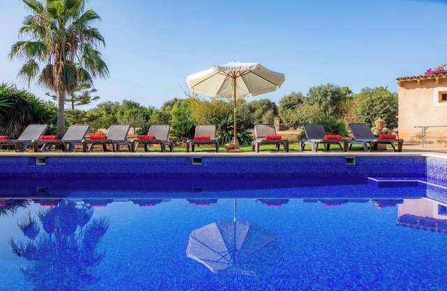 Beautiful Finca "Ses Angoixes" near Cas Concos with Swimming Pool