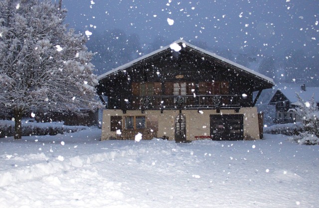 Beautiful old mountain chalet sleeping up to 12 people with mountain views
