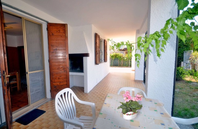Beautiful ground floor cottage with large garden quiet area near the sea