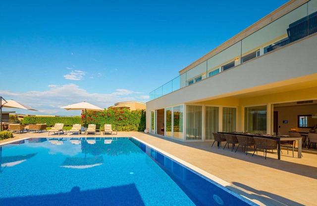 Beautiful Grand Deluxe Villa Celine