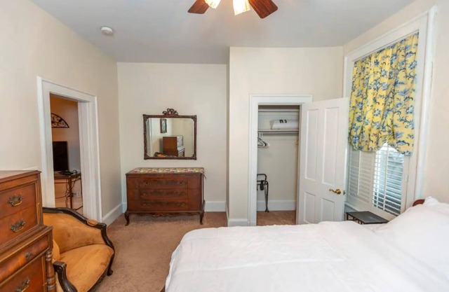 Beautiful Historic Glendale1/1 Suite by Park w/Parking and Wi-fi Suite # 2