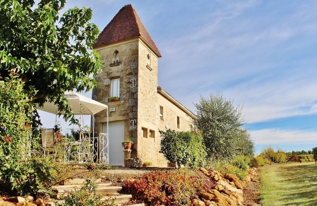 Beautiful holiday home with swimming pool