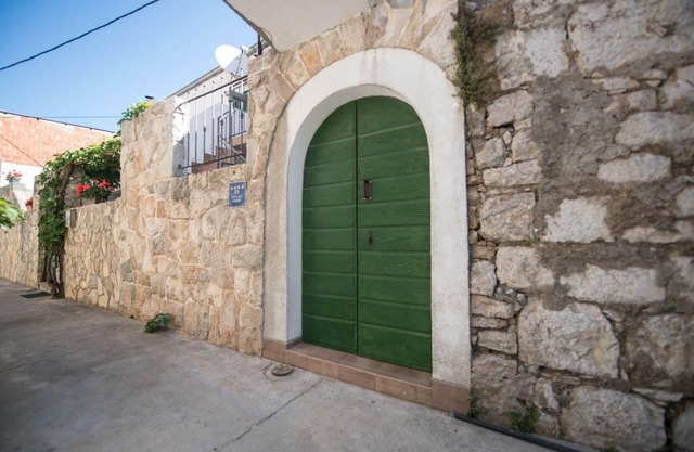 Beautiful Holiday House in Murter with Sunny Terrace