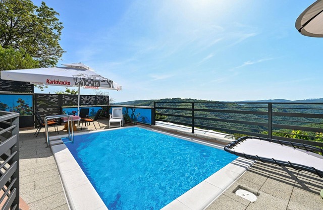 Beautiful home in Leskovec Toplicki