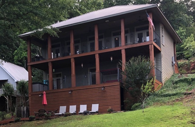 Beautiful home 3BR/2.5B in calm slough. Great location for Auburn games!