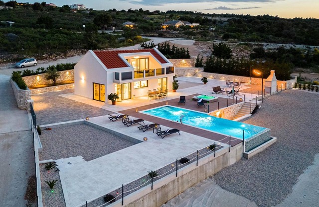 Beautiful home in Splitska- Supetar