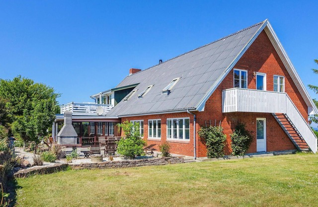 Beautiful home in Allinge with WiFi