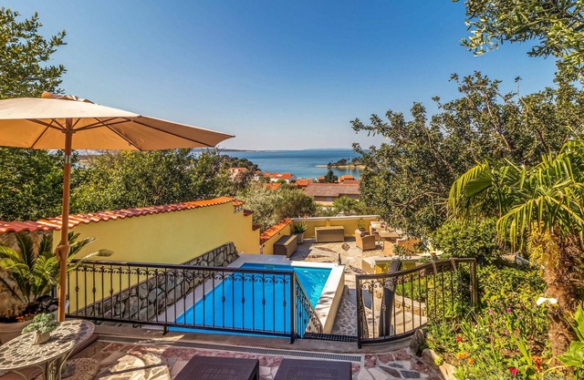 Beautiful home in Banjol with sauna