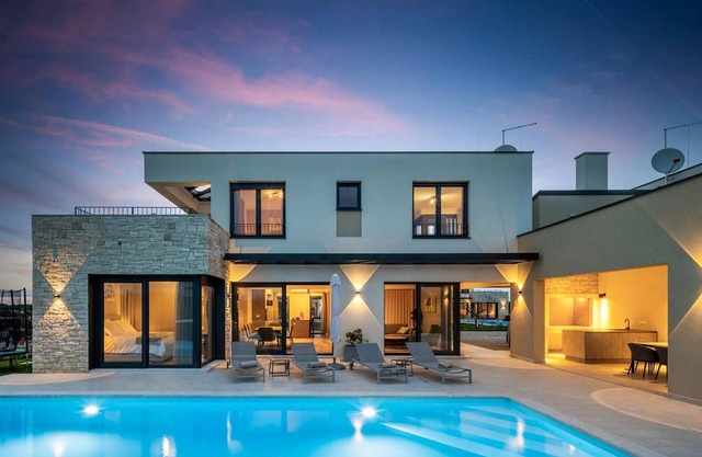 Beautiful home in Brtonigla