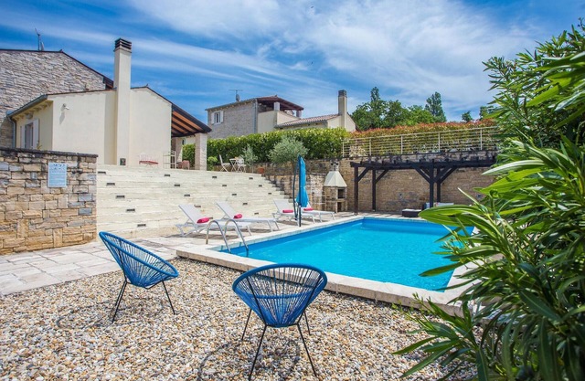 Beautiful home in Buje