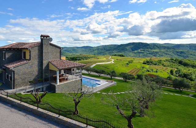 Beautiful home in Buzet with sauna