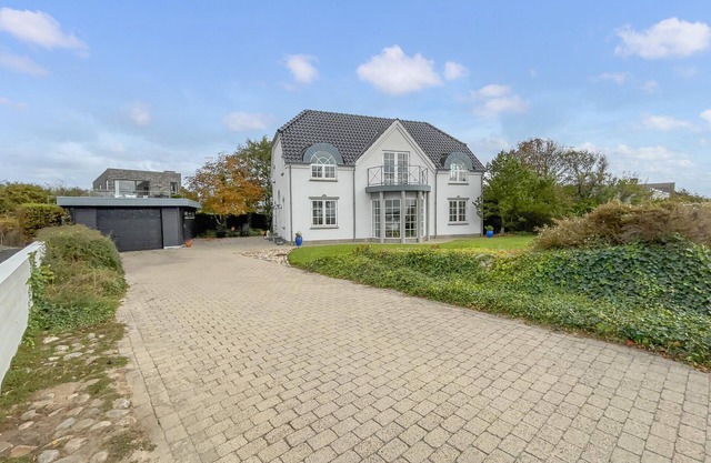 Beautiful home in Esbjerg V with WiFi