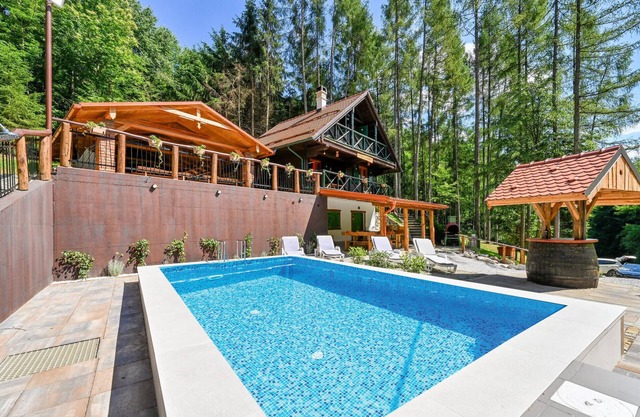 Beautiful home in Klenovnik with sauna
